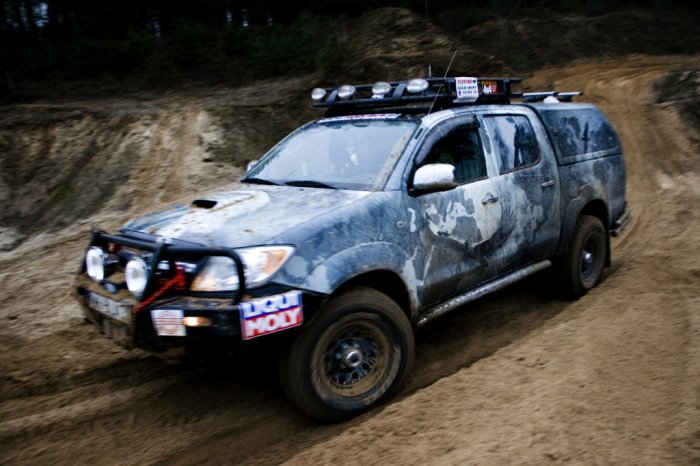 TOYOTA.jpg